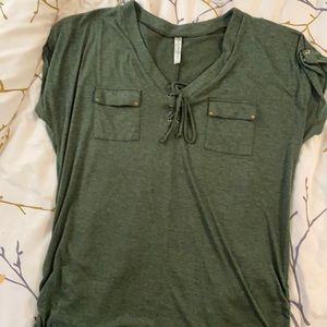 Green flattering top with pockets